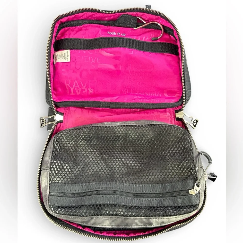 Lululemon Gym Essentials Dopp Kit Deep Coal Camo Creekside Camo Makeup Travel